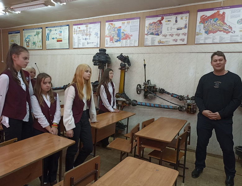 Учащиеся 9 класса МБОУ «Алтышевская СОШ» посетили колледж