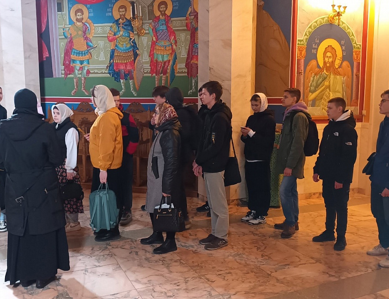 Экскурсия в Свято-Троицкий мужской монастырь