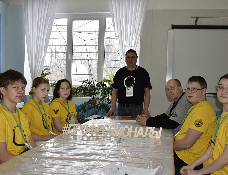 Юные таланты по компетенции «Малярные и декоративные работы»
