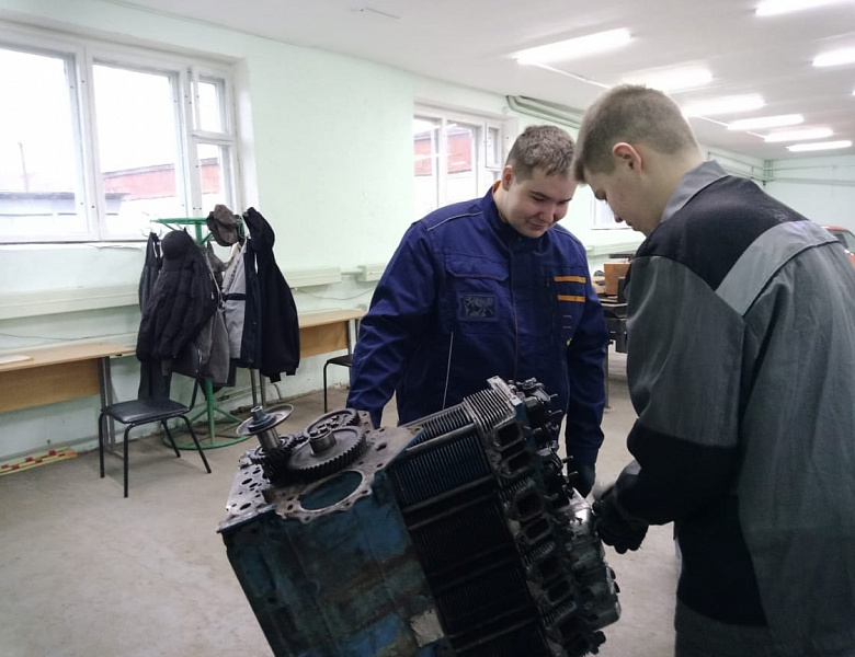 Студенты 4 курса активно занимаются в мастерской