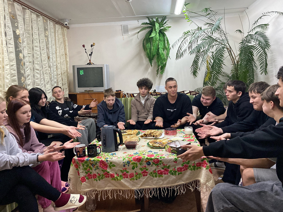 Отметили Масленицу в общежитии