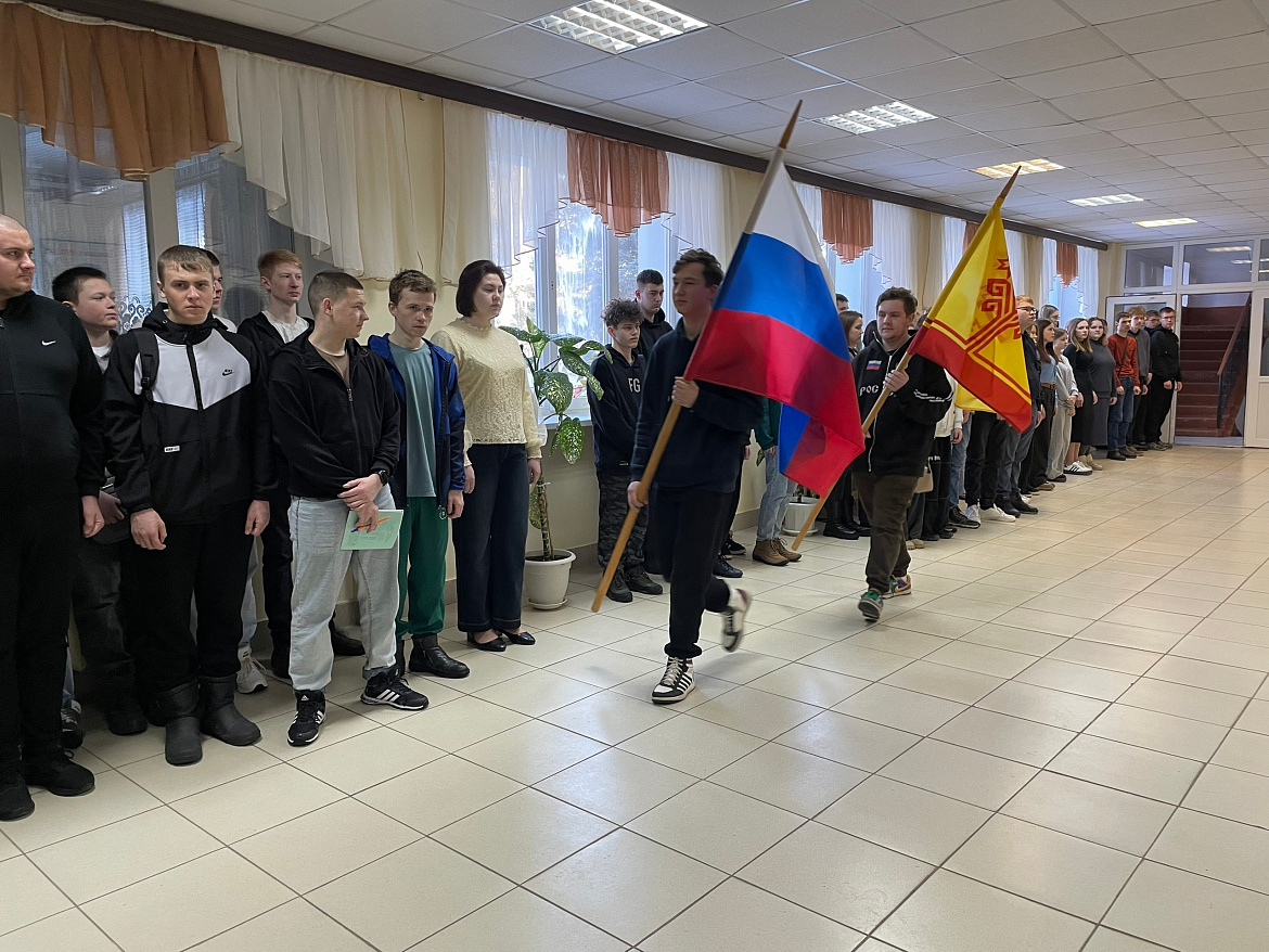 Вынос флагов 16 марта