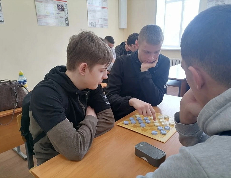 Первенство по шашкам и шахматам.