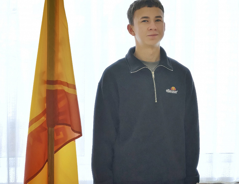 Вынос флагов 12 октября