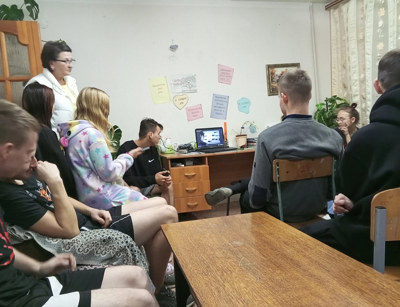 Просмотр патриотического фильма "Пятёрка отважных"